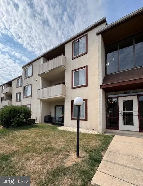 30-a Greenwood Rd, York