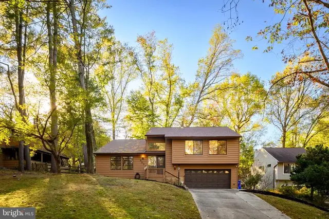 8853 Blue Sea Dr, Columbia