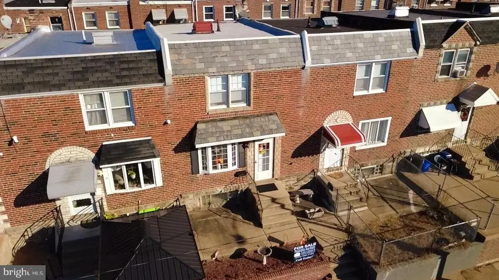 4245 J St, PHILADELPHIA