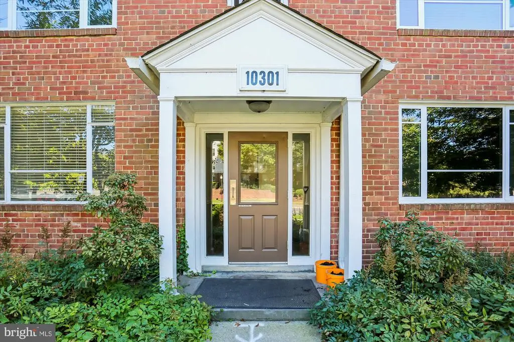 10301 Montrose Ave #201, Bethesda