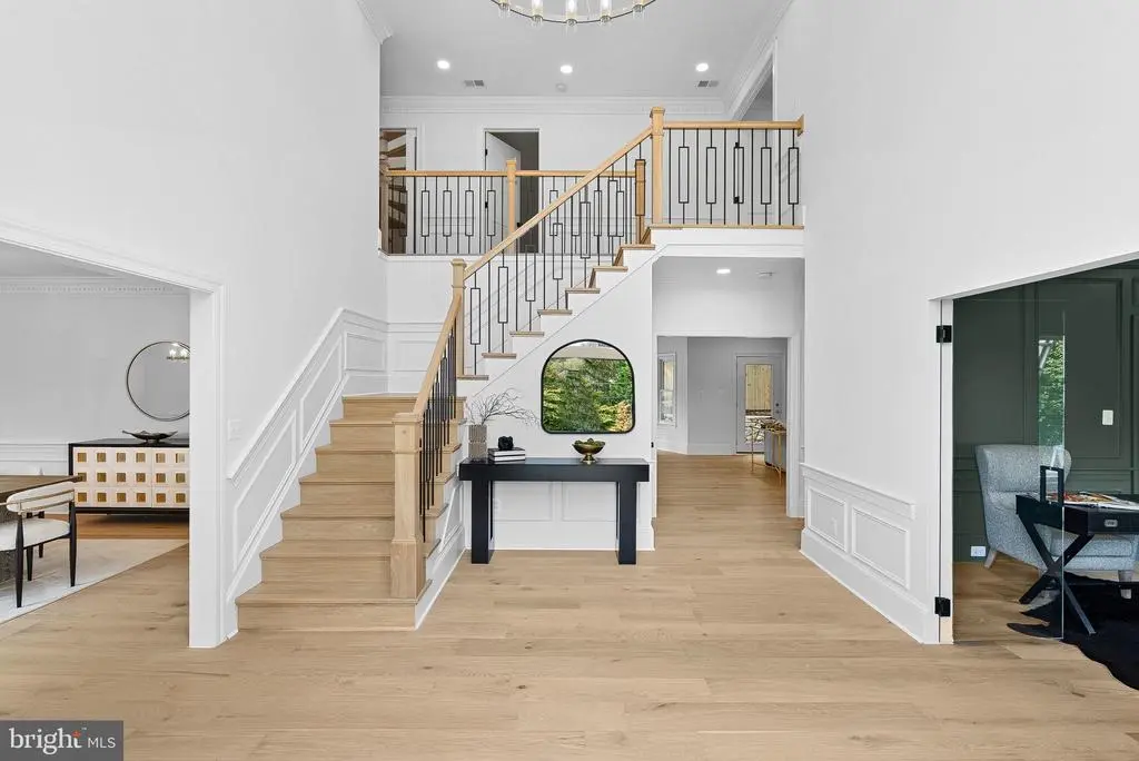 6121 Long Meadow Rd, MCLEAN