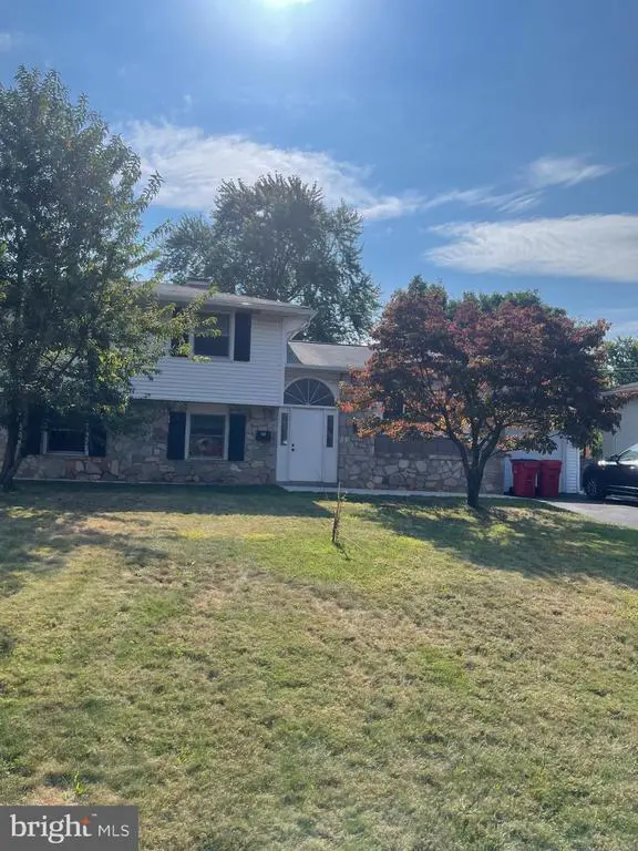 123 Newtown Rd, WARMINSTER