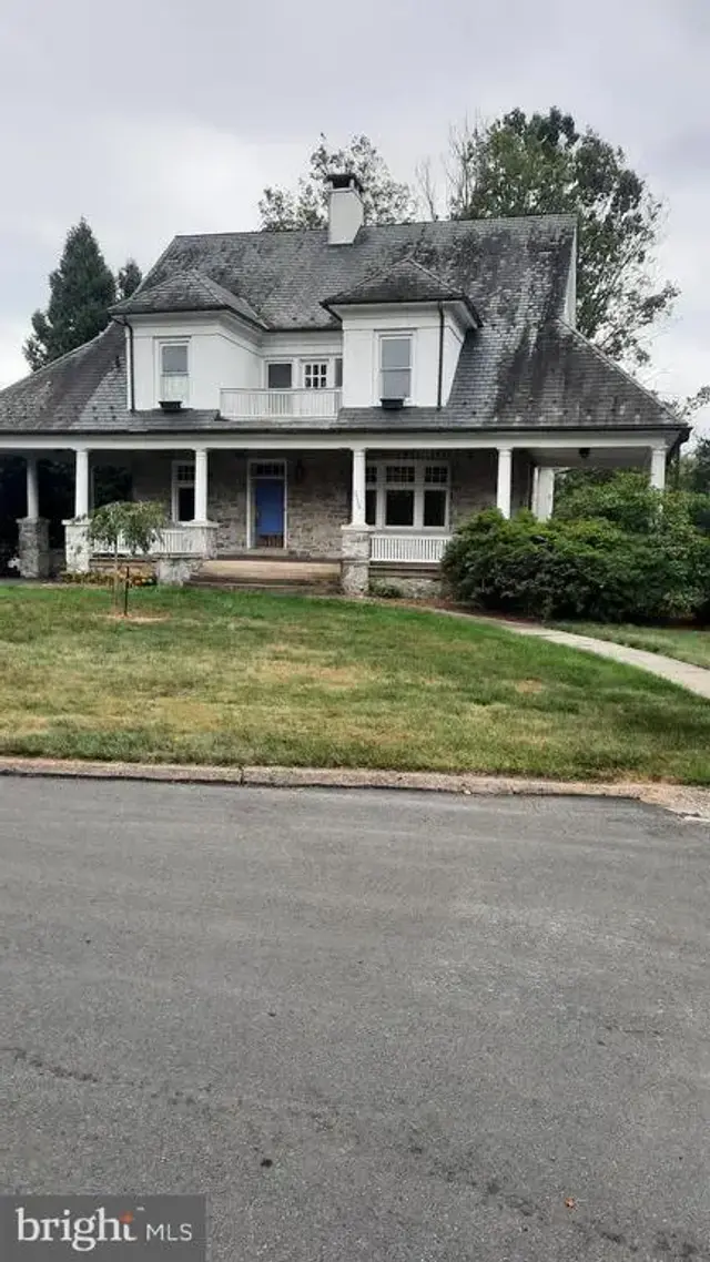 2315 Magnolia Dr, Harrisburg