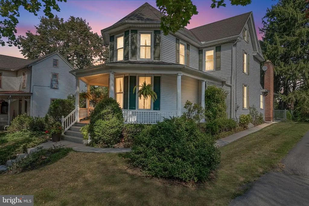 1042 Cornwall Rd, LEBANON