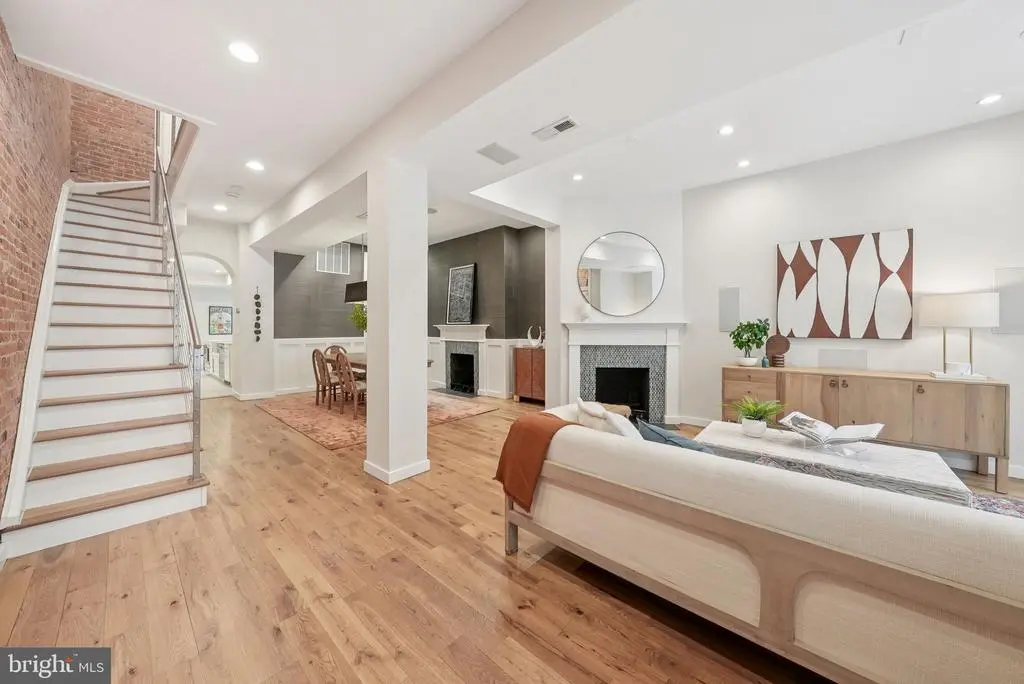 933 Westminster St Nw, WASHINGTON