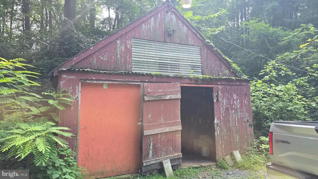 100 Walnuttown Rd, FLEETWOOD