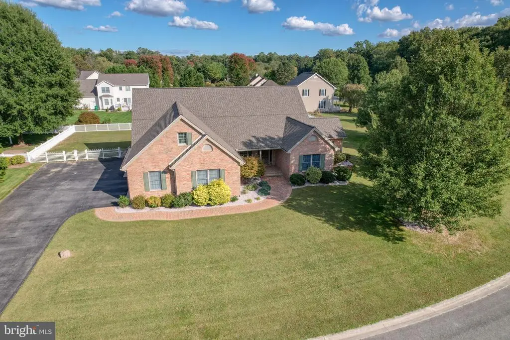 205 Scarlet Cir, Dover