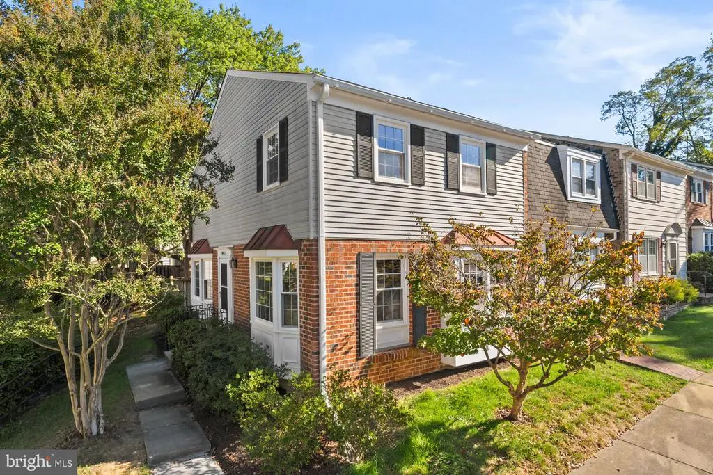 4947 Mcfarland Ct, FAIRFAX