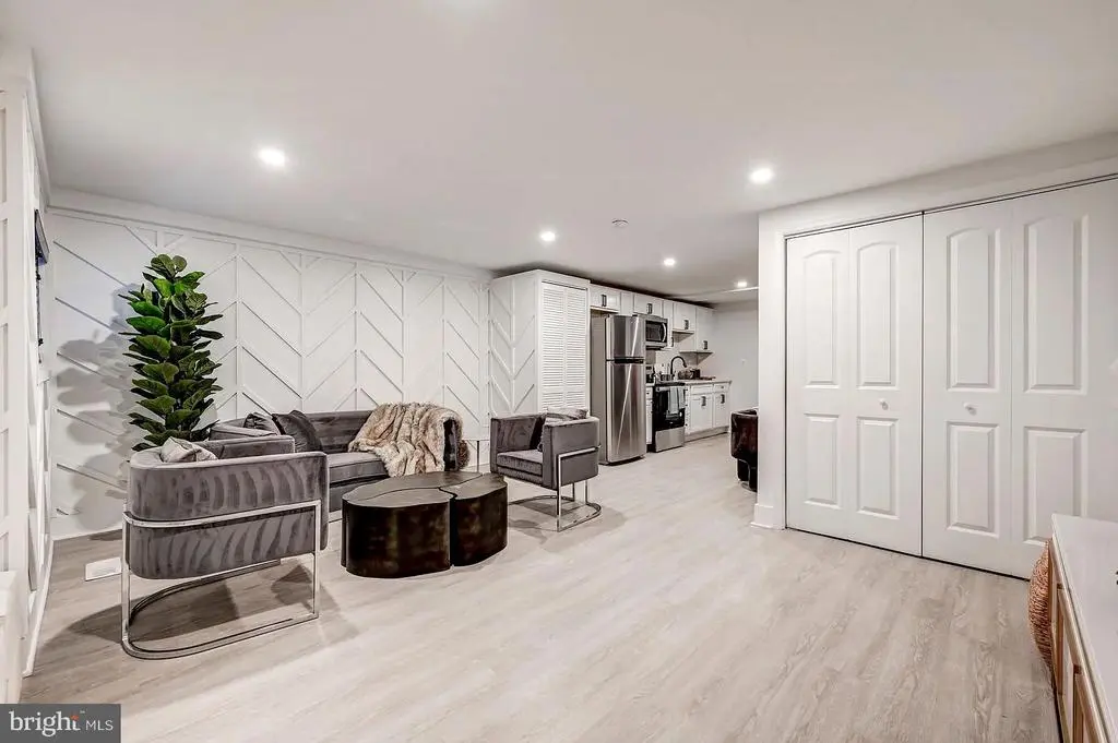 1720 Saint Paul St #305, BALTIMORE