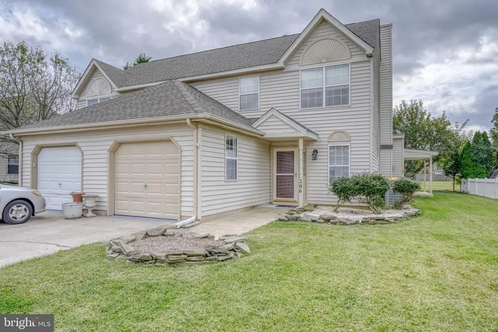 206 Grinding Wheel Dr, DOVER