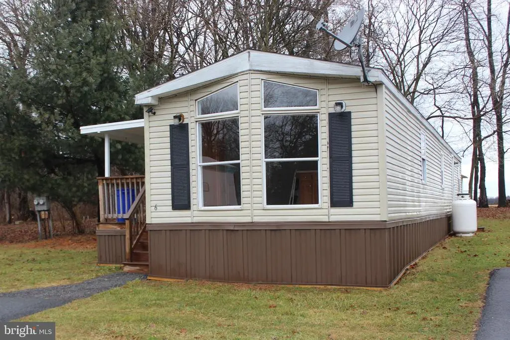 6 Locust Ln, Airville