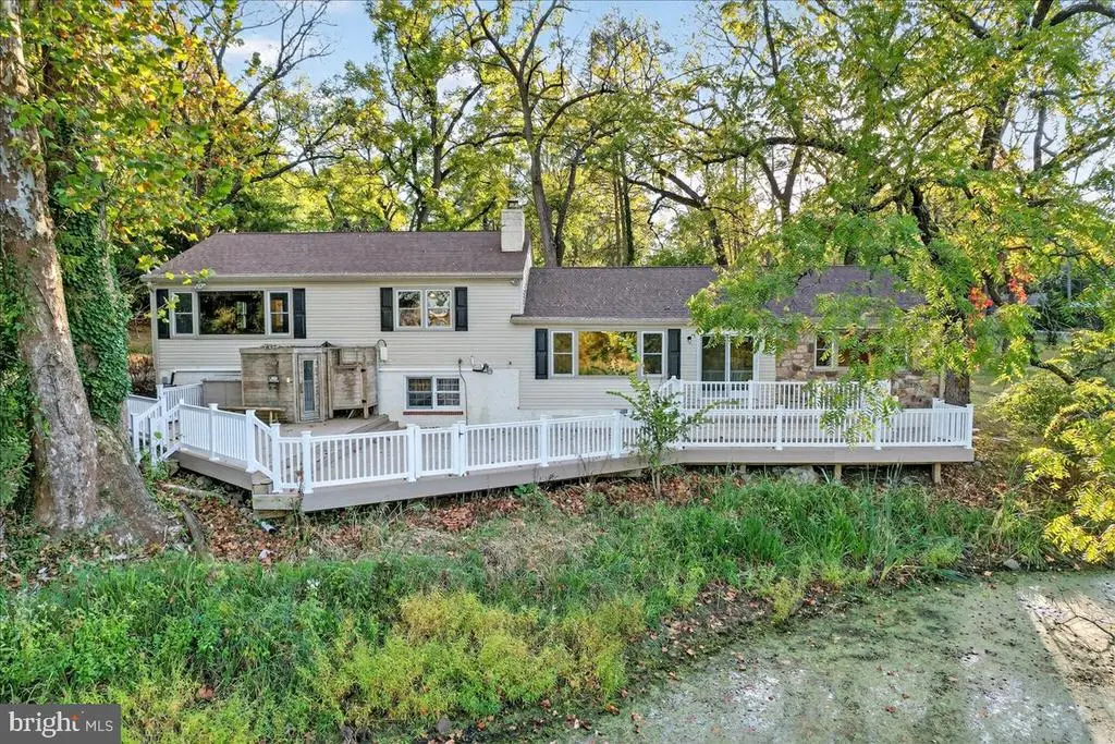 121 Midway Rd, PHOENIXVILLE