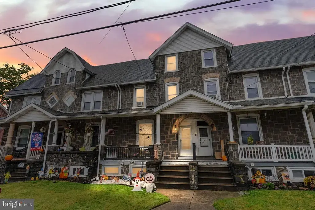 25 W Broad St, TRUMBAUERSVILLE