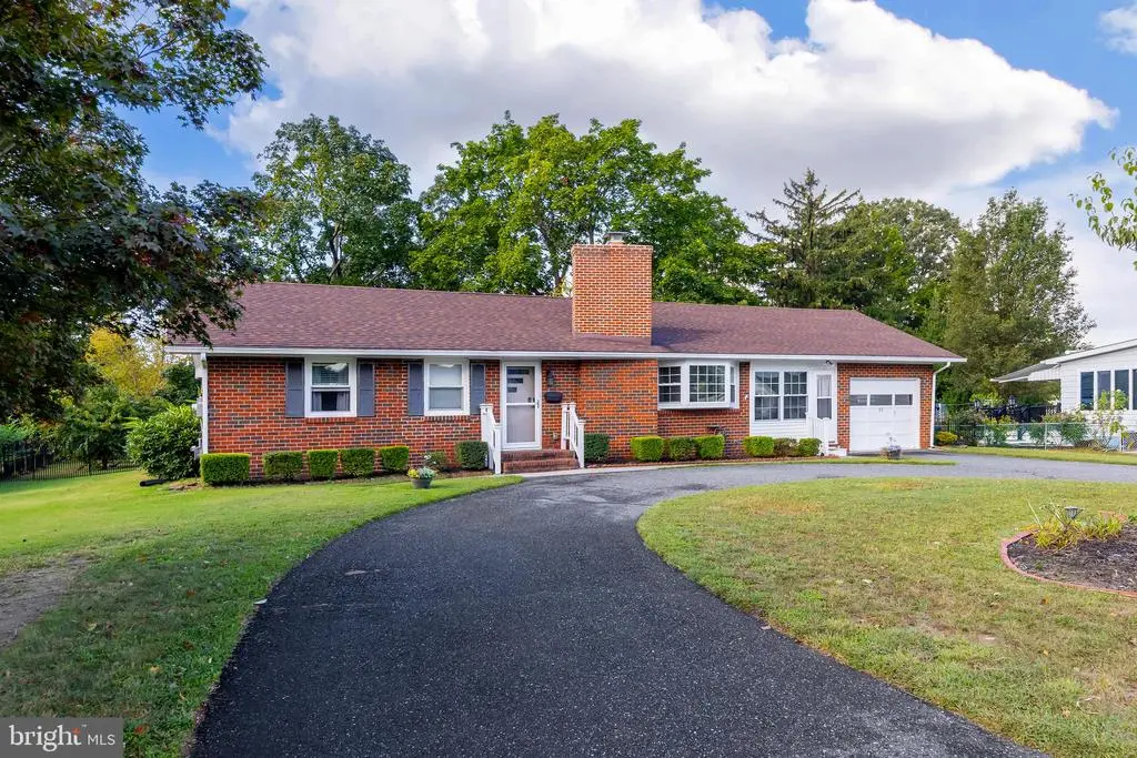 51 Marlyn Ave, PENNSVILLE