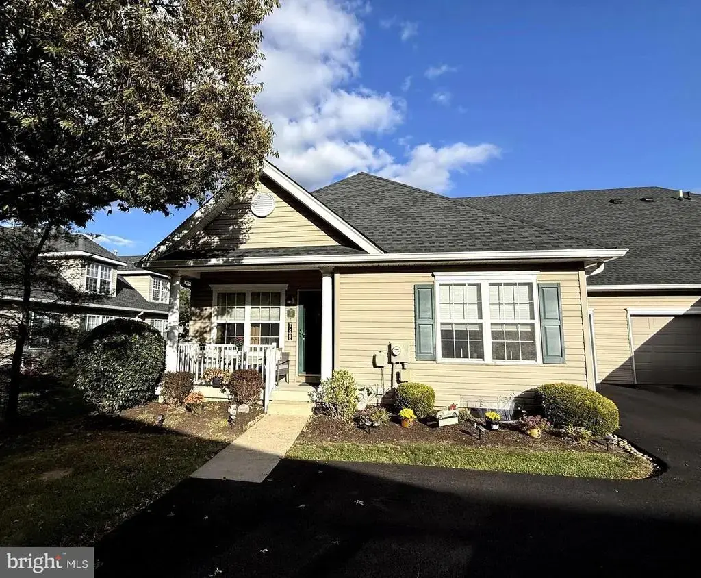 66 Freedom Ln, BENSALEM