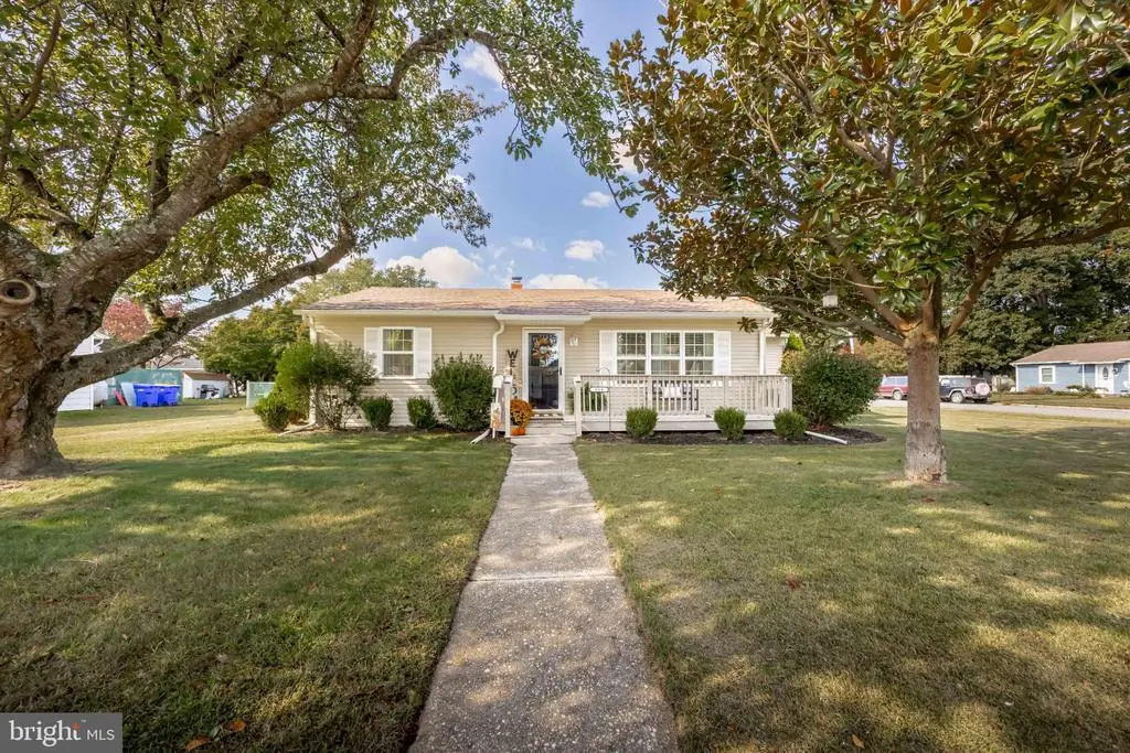 814 W Ivy Dr, SEAFORD