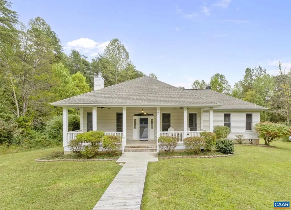 47 Holly Springs Dr, LOUISA