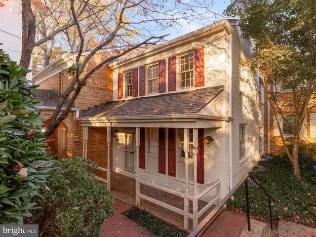 4939 Crescent St #c18, Bethesda