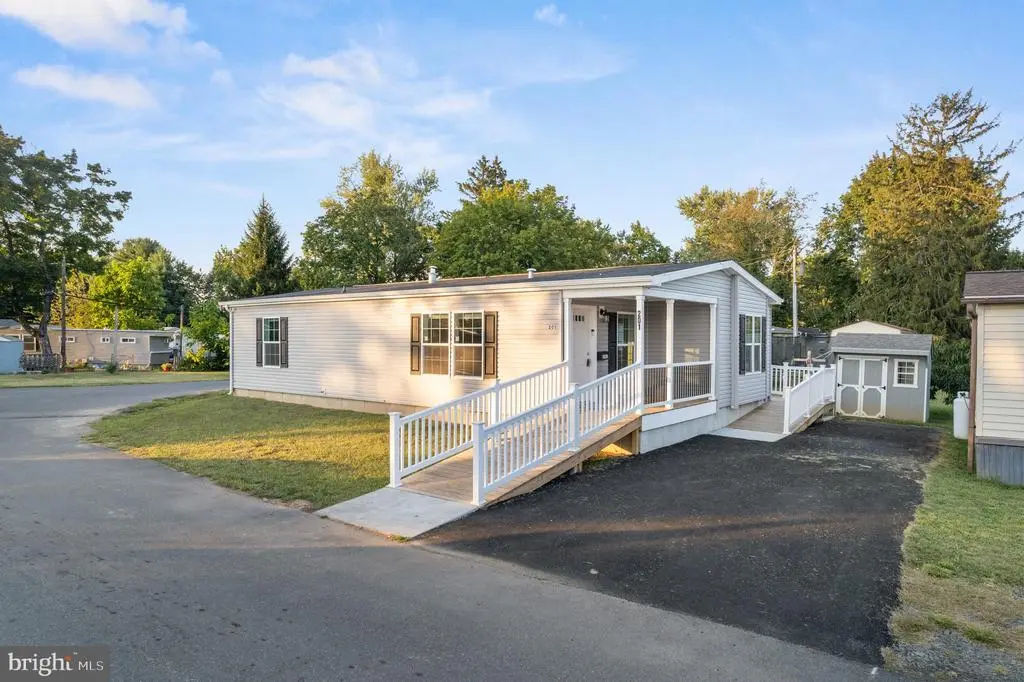 165 W. Ridge Pike #201, ROYERSFORD