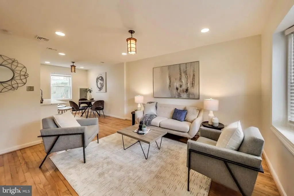 3357 Clay Pl Ne, WASHINGTON