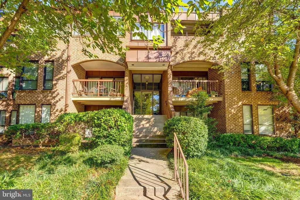 11260 Chestnut Grove Sq #339, RESTON