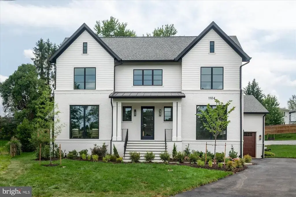 1104 Sharon Ct, MCLEAN