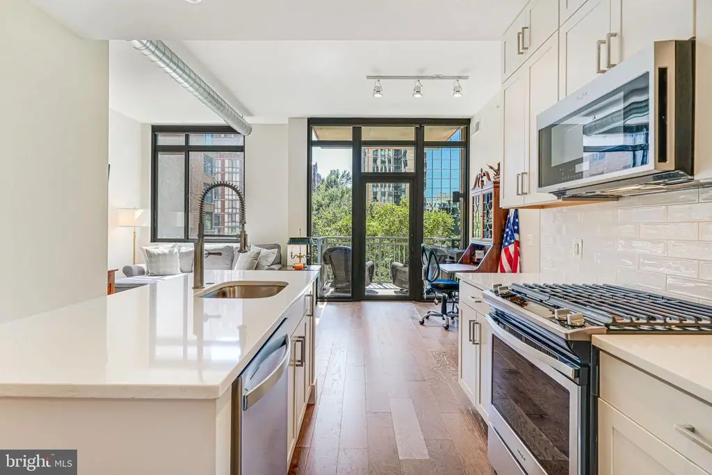 2000 Clarendon Blvd #307, ARLINGTON