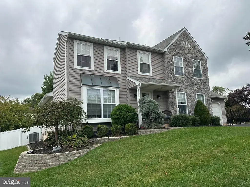 1407 Cornflower Ln, BENSALEM