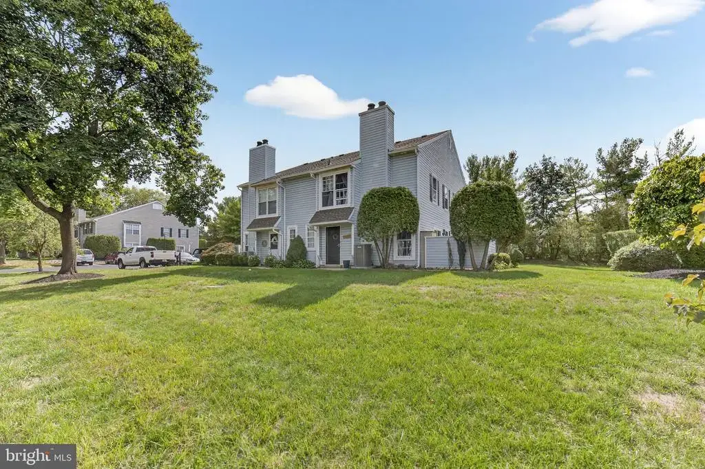 22 Meadow Ln, NEW HOPE