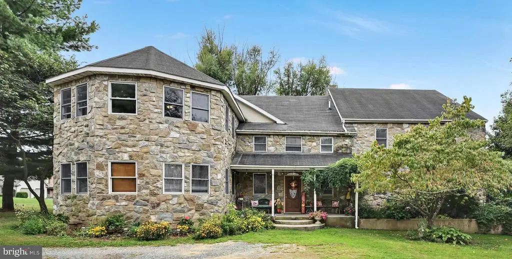 742 Power Rd, MANHEIM