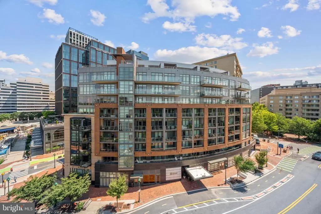 7171 Woodmont Ave #505, BETHESDA