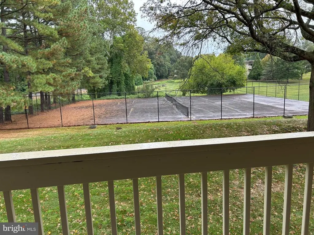 5802 Royal Dr #m, Springfield