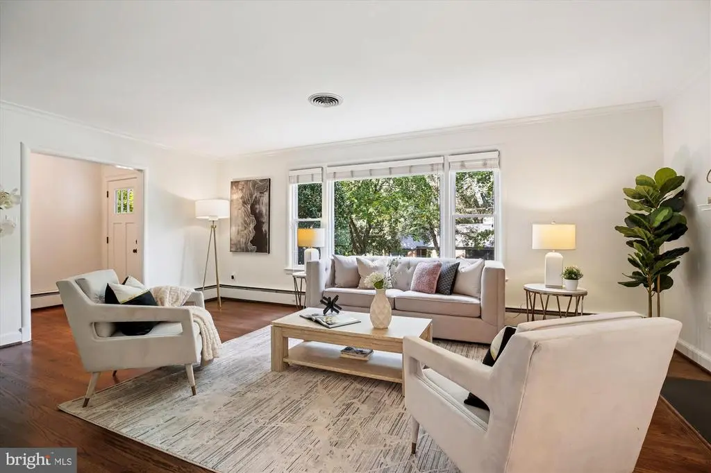 1412 Crestridge Dr, Silver Spring