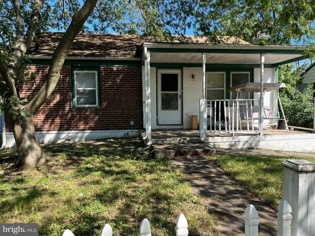 2205 Liberator St, LEVITTOWN