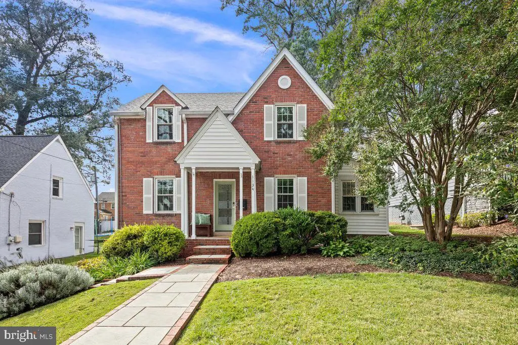 1134 N Harrison St, ARLINGTON