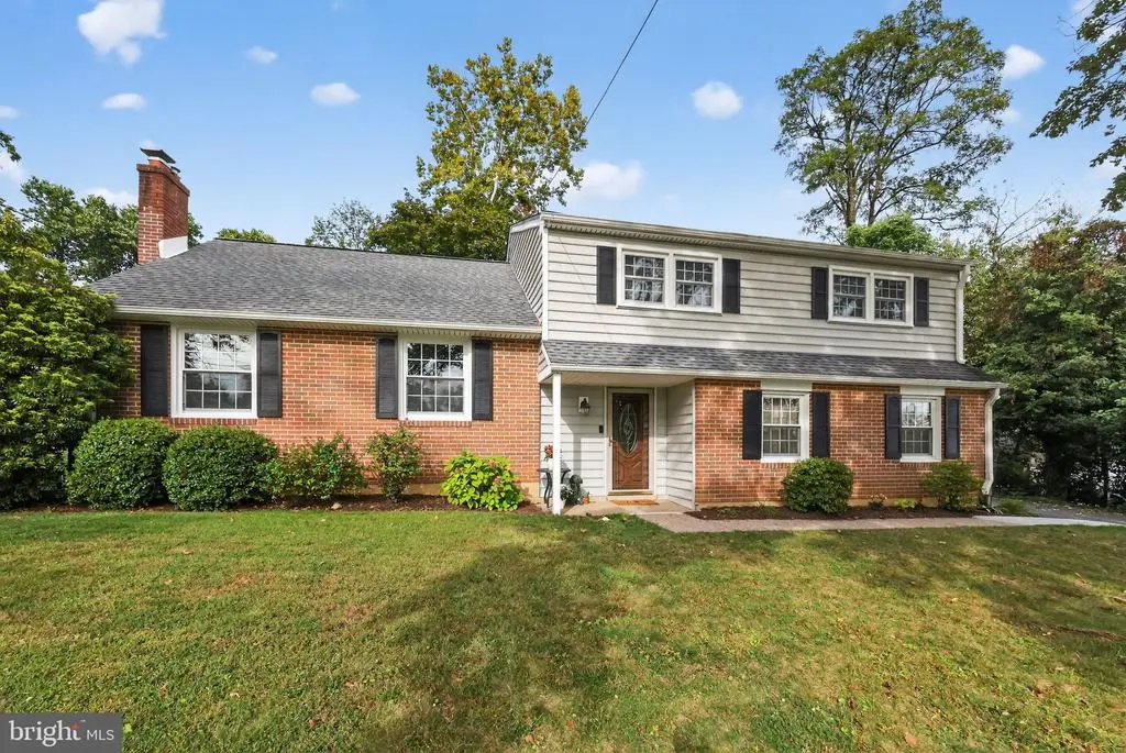 202 Fairfield Dr, WALLINGFORD