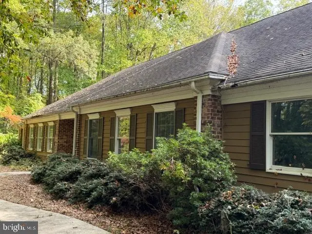 700 Central Ave E, Edgewater