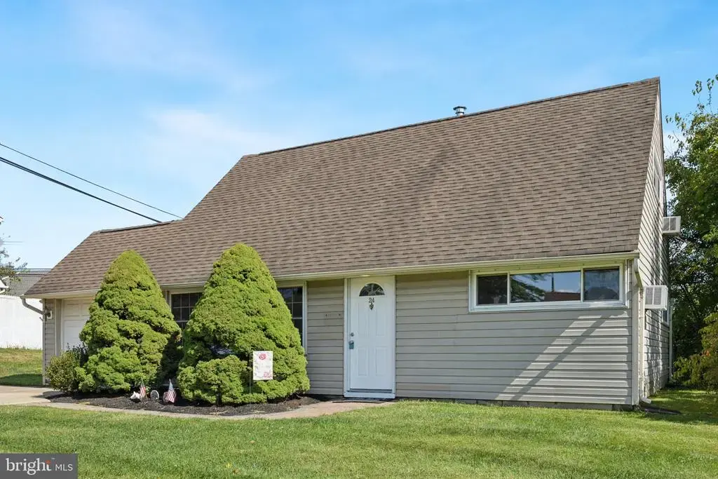24 Umber Road, LEVITTOWN