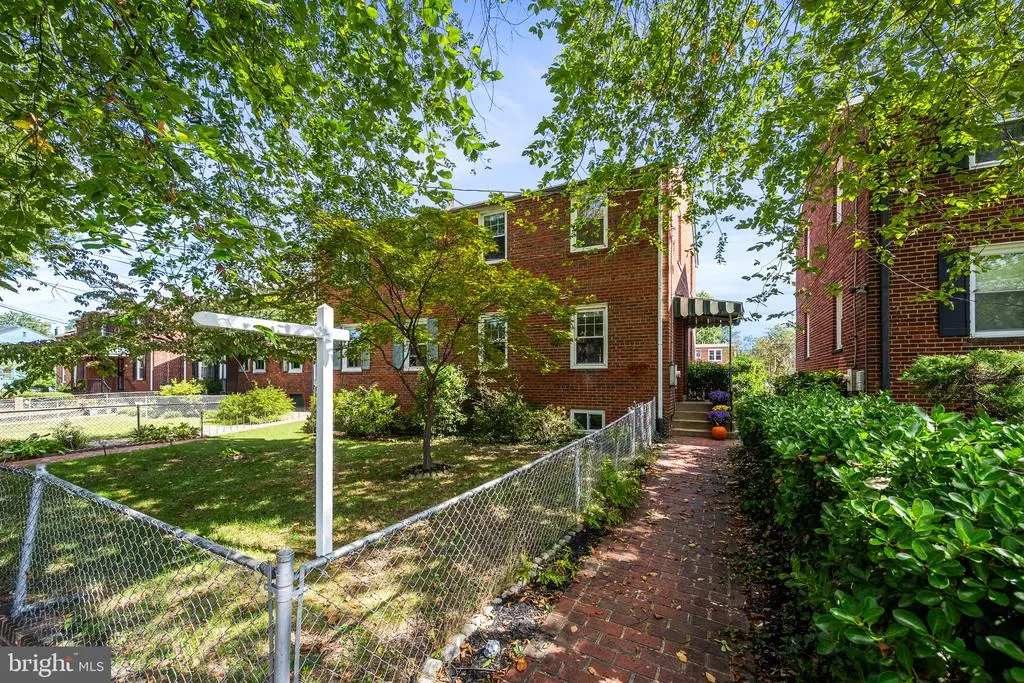 4937 11th St Ne, WASHINGTON