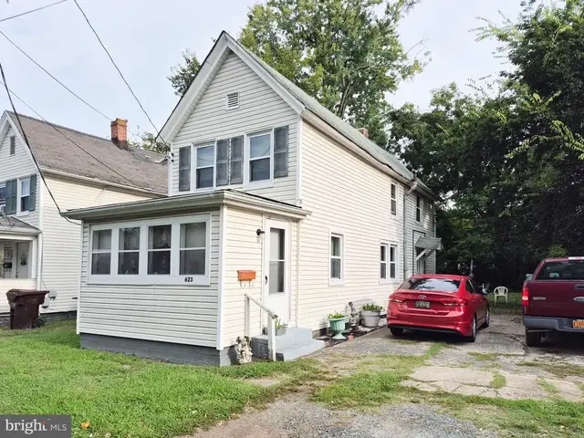 623 Cross St, Cambridge