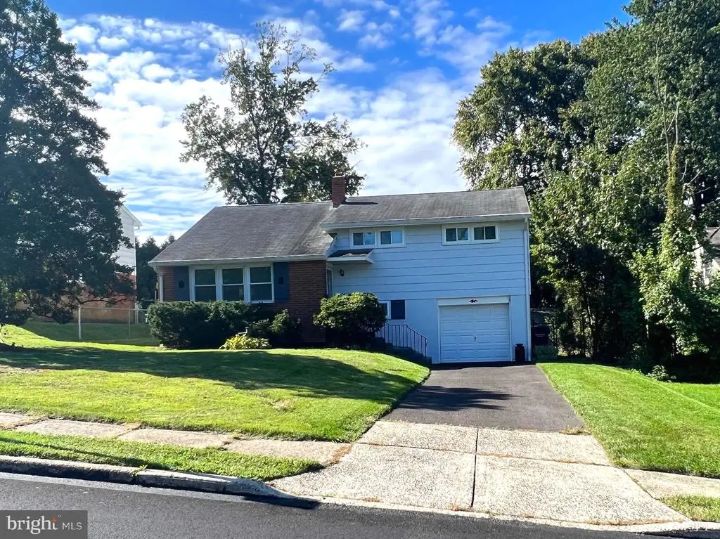 10 Forest Ave, WILLOW GROVE