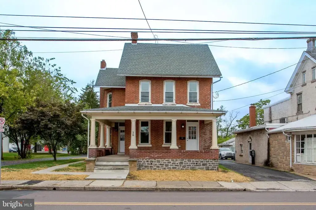36 S Main St, QUAKERTOWN