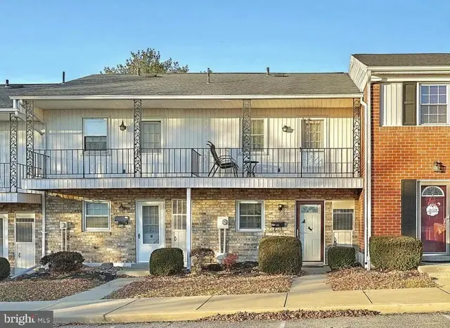 619 Colony Dr, York