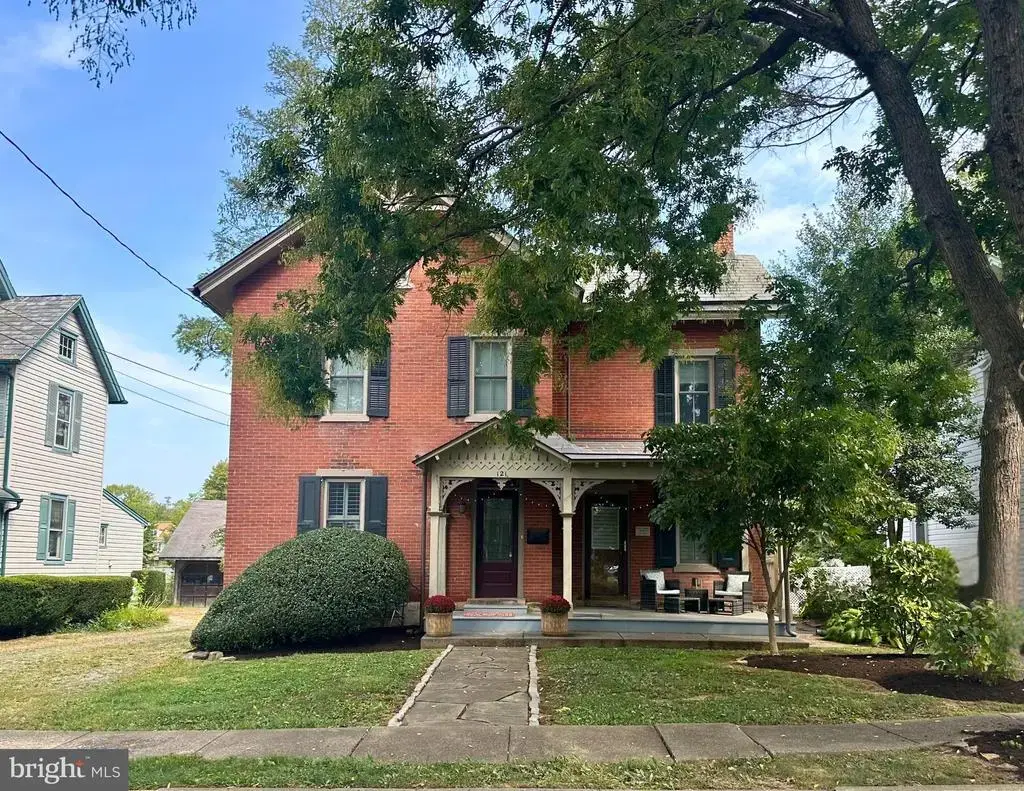 121 Cottage St, DOYLESTOWN