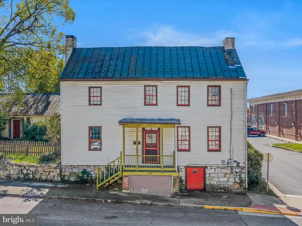 309 W Liberty St, CHARLES TOWN