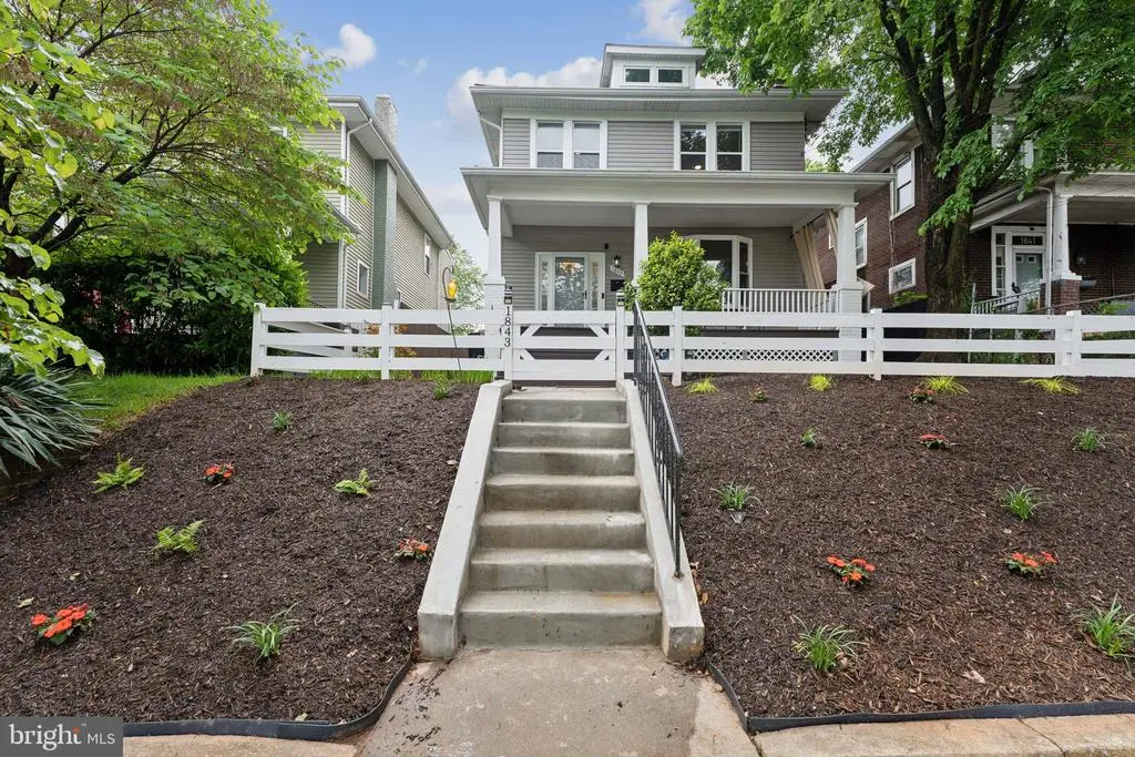 1843 Monroe St Ne, WASHINGTON