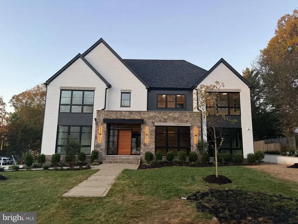 5909 Calla Dr, MCLEAN