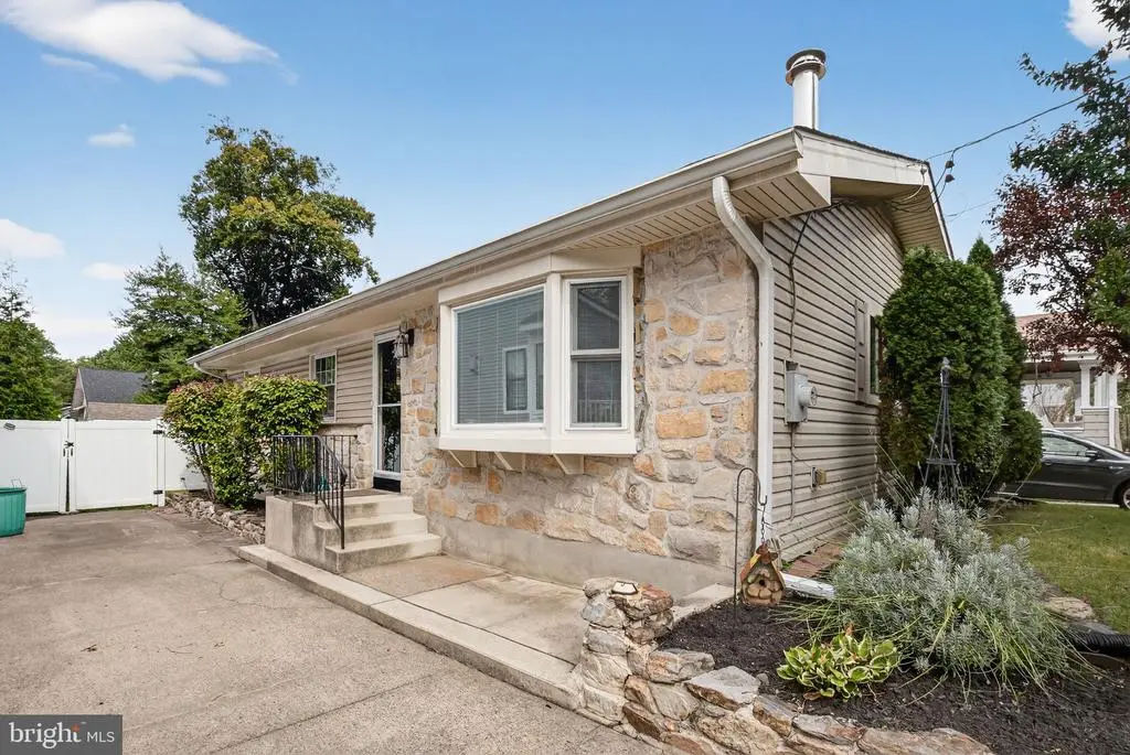 219 E Madison Ave, COLLINGSWOOD