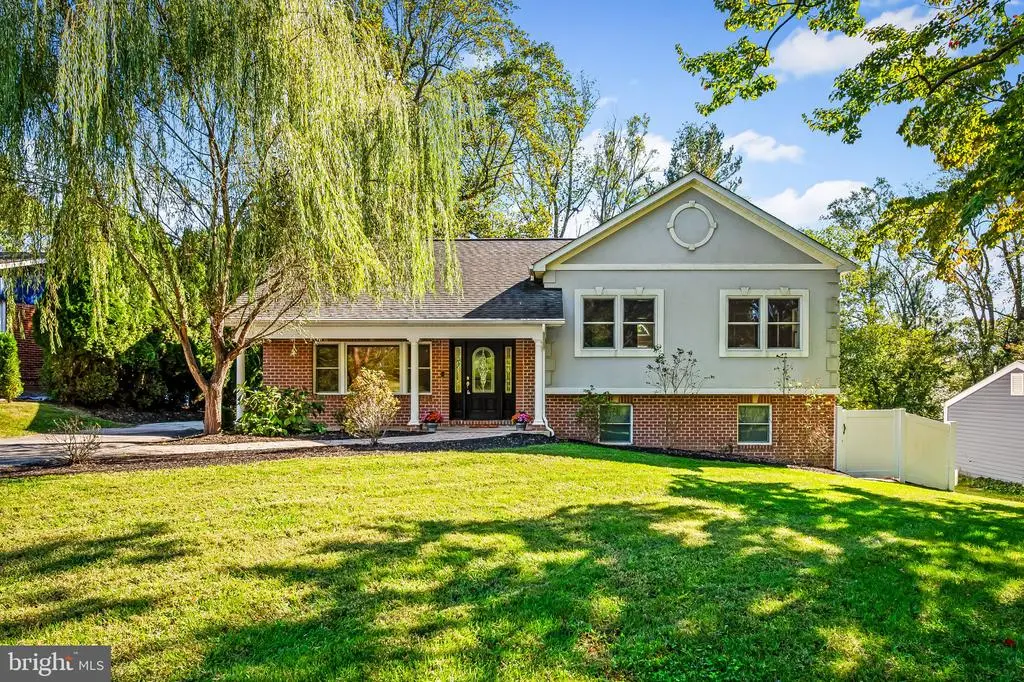 6709 Pine Dr, Columbia