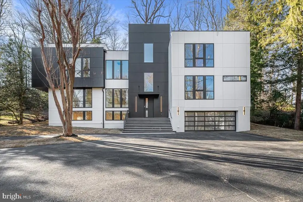 7502 Nevis Rd, BETHESDA